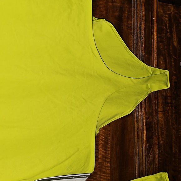 Lululemon Square-Neck Long Sleeve Bodysuit!! NWTS Sz Medium! LCHN! Beautiful - Picture 7 of 9